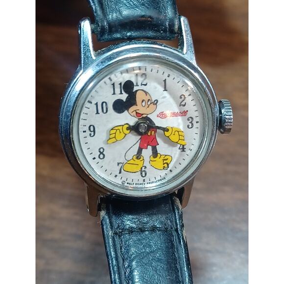 Vintage Ingersoll Mickey Mouse Watch Black Band Keeps Good Time - Picture 6 of 9
